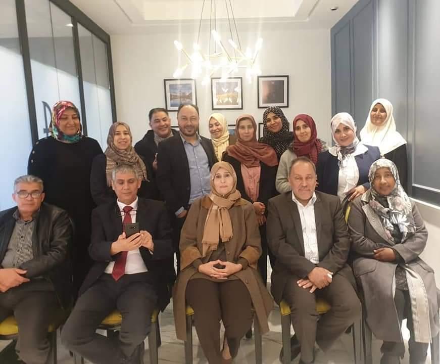 أطباء قسم النساء والتوليد يكرمون أساتذتهم