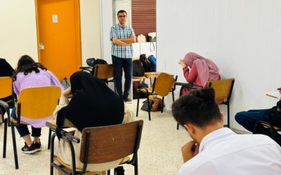 السنة الأولى لكلية الطب تختتم امتحاناتها بمادة الأنسجة