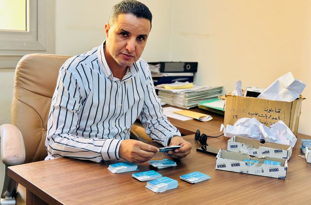 “توزيع بطاقات الإعداد الطبية في جامعة بنغازي”