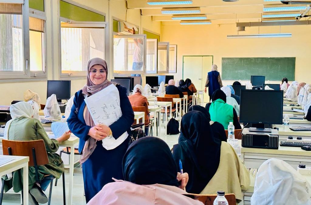 قُرابة ألف طالب يجري امتحان علم الطفيليات
