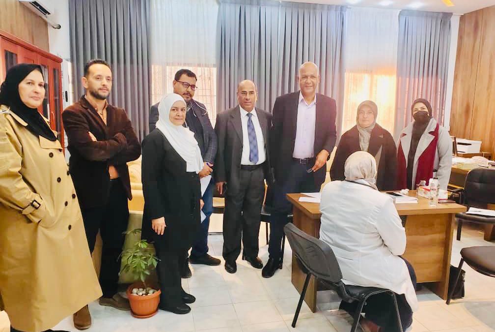 عميد كلية الطب البشري يزور طلبة الدراسات العليا في مستشفى طب وجراحة الأطفال