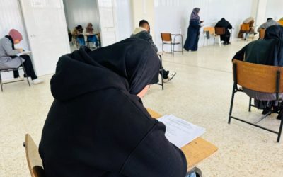طلبة علم الطفيليات يجرون الامتحان الجزئي