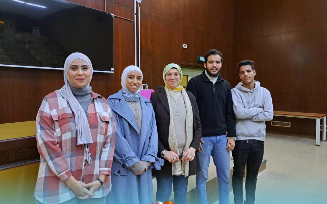 قسم علم الجراثيم ينظم محاضرة الفصل المقلوب