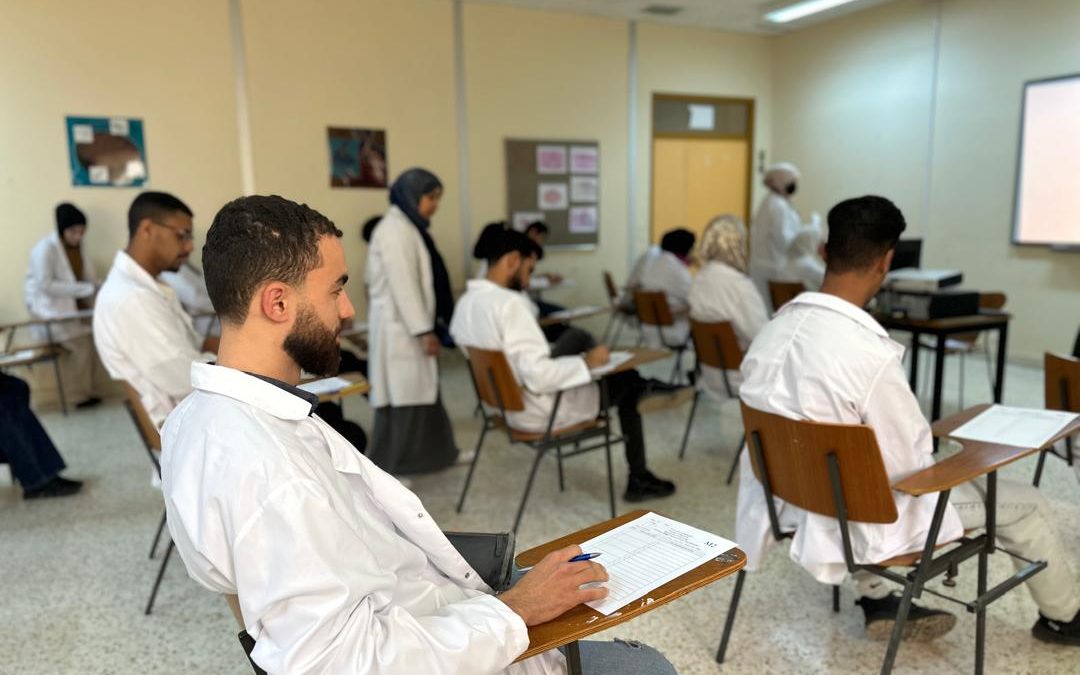 انطلاق امتحان العملي لمادة الأنسجة في كلية الطب بحضور 617 طالبًا وطالبة