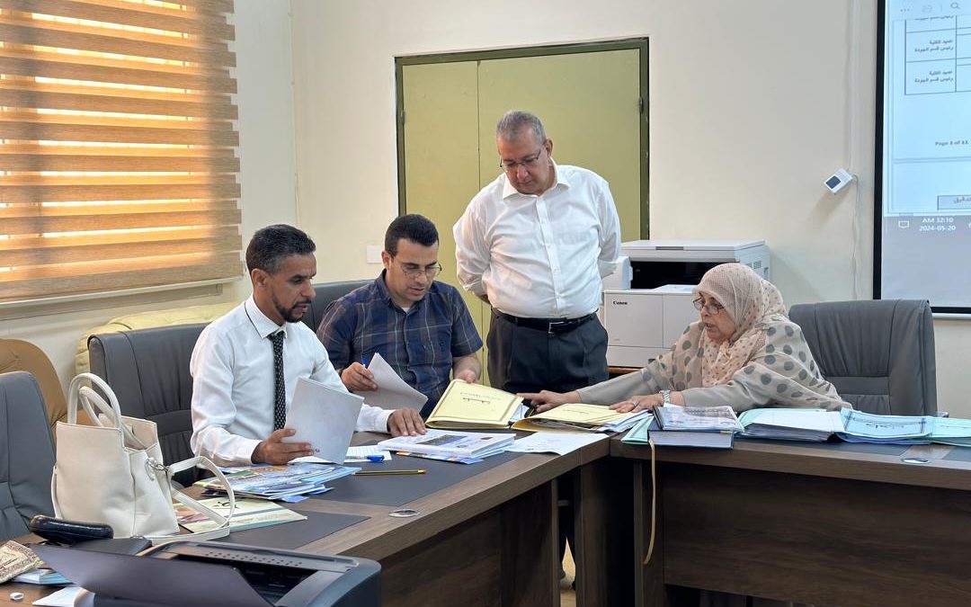 كلية الطب البشري تستقبل فريق التدقيق من مركز ضمان الجودة