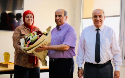 تكريم الدكتورة سليمة حودة بدرع العطاء في احتفالية قسم علم الكيمياء الحيوية