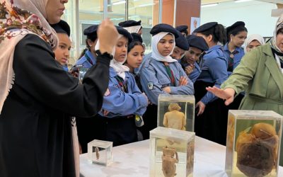 زيارة طلاب الكشافة والمرشدات لكلية الطب بجامعة بنغازي