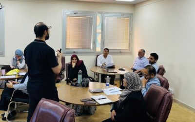 كلية الطب تنظم محاضرة حول صياغة السياسات والإجراءات الإدارية