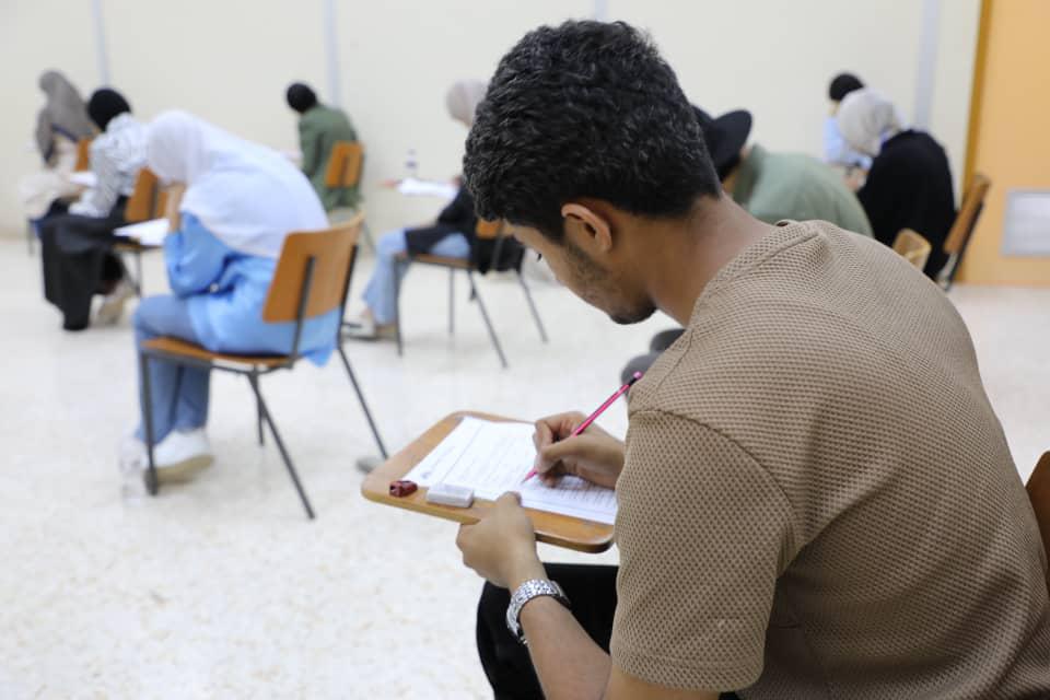 انطلاق الامتحانات النهائية لطلبة الإعداديات الطبية بمشاركة 3,000 طالب