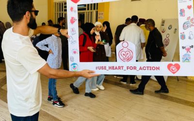 حملة توعوية بأمراض القلب في مجمع الطبيات