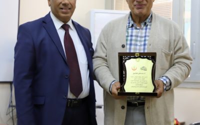 كلية الطب تكرم الدكتور مصطفي الفاخري