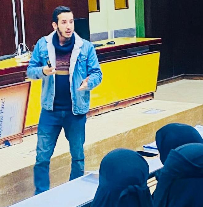 علم الجراثيم بكلية الطب يقدم تجربة الفصل المقلوب لتطوير طرق التعلم