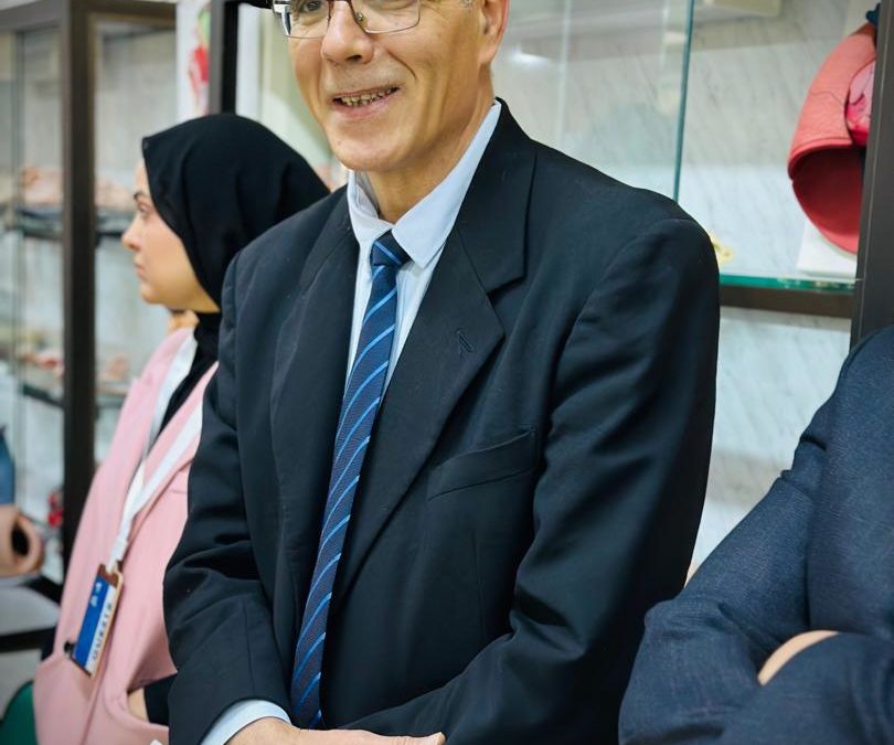 رئيس قسم التشريح والأجنة يفتتح ورشة عمل حول تشريح وجراحة الكتف