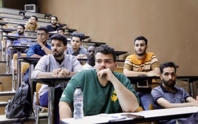كلية الطب البشري تنظم محاضرة تفاعلية باستخدام أسلوب “الفصل المقلوب” لطلبة السنة الرابعة