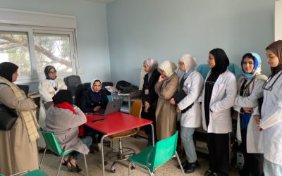 من الصمت إلى الحياة: طلبة طب يشهدون لحظة استعادة السمع في رحلة تعليمية تجمع بين التكنولوجيا والإنسانية