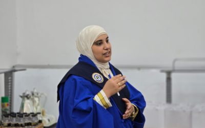 رسالة ماجستير حول نتائج الاستبدال الكامل لمفصل الركبة مع التصميم ثنائي الجانب