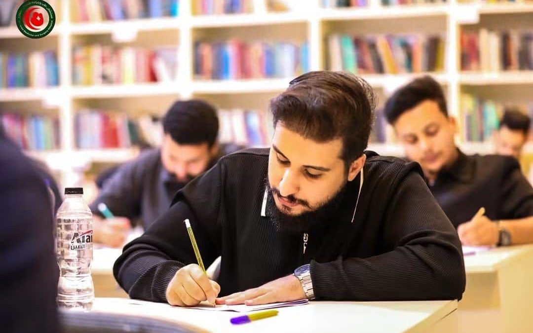 جامعة بنغازي تُجري الامتحان الجزئي الكتابي لمادة طب الأطفال لطلبة السنة الخامسة بكلية الطب